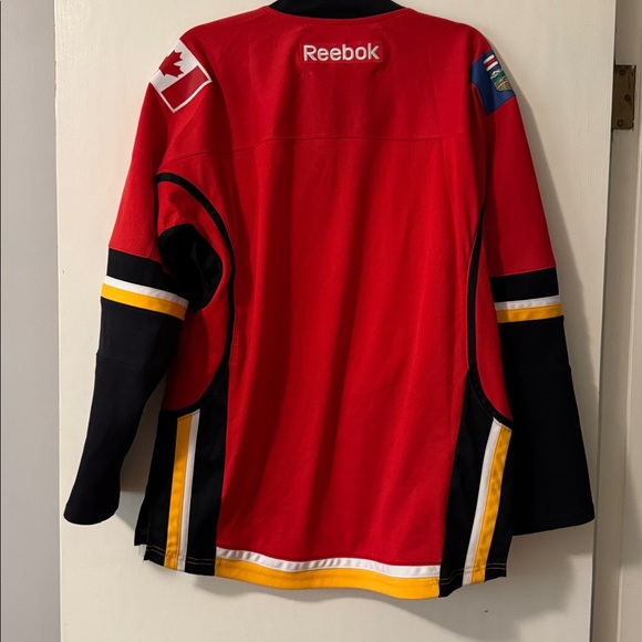 Calgary Flames Jersey - Picture 5 of 5